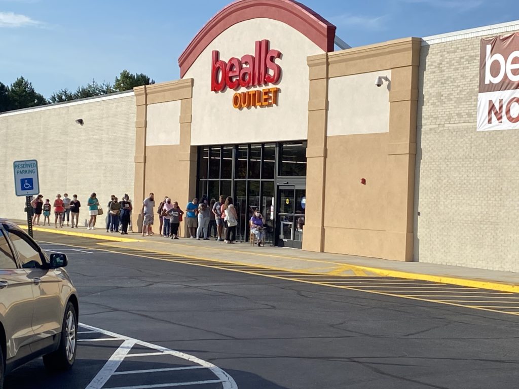 Bealls Outlet official opening and ribbon cutting ceremony in